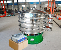 超聲波振動(dòng)篩主要采用超聲波換能器，利用換能器的工作原理能夠減少物料的堵網(wǎng)情況，提高篩分產(chǎn)量。